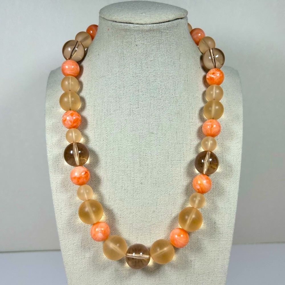 Vintage Lucite Plastic Beaded 20” Necklace matching barrel clasp MCM